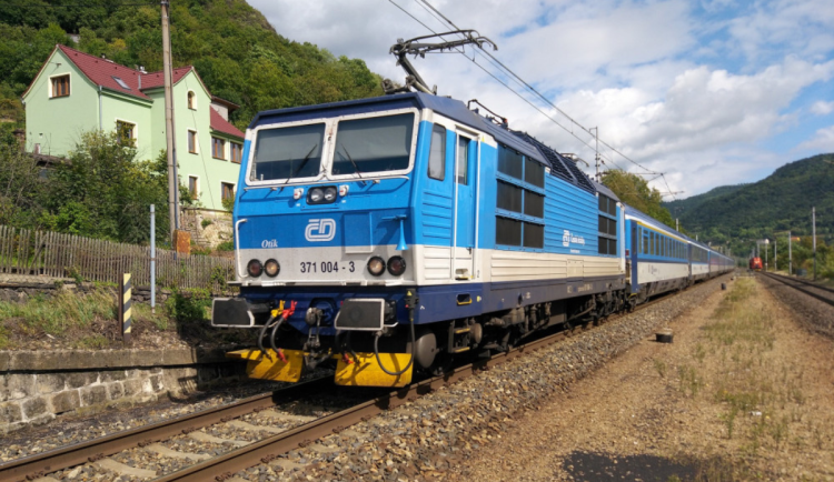 Cestující mezi Brnem a Ivančicemi čeká výluka. Místo vlaků budou jezdit autobusy