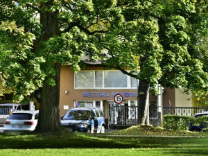 Mariánské Lázně otevřely parkoviště u nemocnice pro 43 aut. Vyšlo na 6,4 milionu