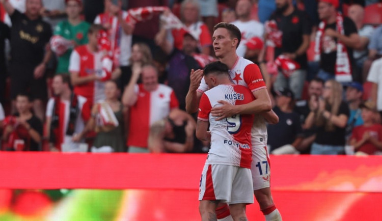 Fotbalisté Slavie si poradili 3:0 s Teplicemi a mají první domácí výhru v sezoně