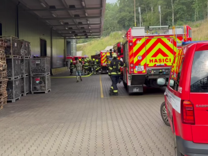 Při požáru v hale lakovny na Chebsku vznikla škoda dva miliony korun