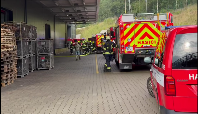 Při požáru v hale lakovny na Chebsku vznikla škoda dva miliony korun