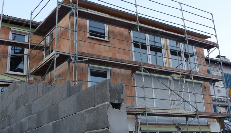 Zahájených bytů v Libereckém kraji přibylo, víc se staví hlavně v Liberci