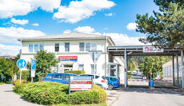 V Blansku kvůli stavbě zakázali návštěvy v nemocnici, výjimku mají kriticky nemocní