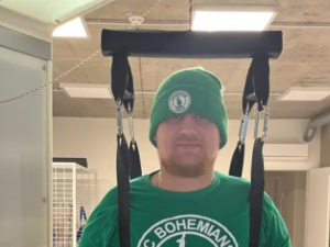Po brutálním napadení by se ochrnutý Honza rád opět postavil na nohy. Pomůže mu sbírka
