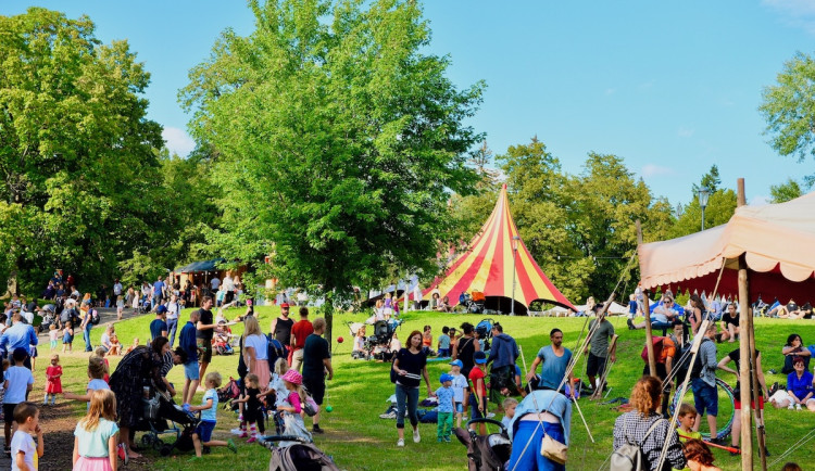 Na Letní Letnou přijelo pět zahraničních souborů nového cirkusu