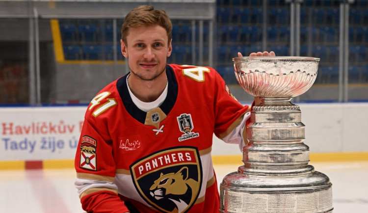 FOTO: Vaněček se dočkal v Brodě slavnostního přijetí. Vzpomínal na Vašíčka