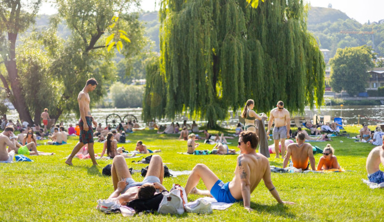 Aktuální teplé počasí už sezonu nezachrání, říkají provozovatelé koupališť