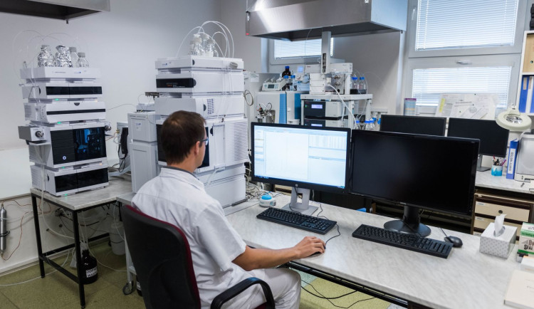 Odborníci na jihu Čech sestavují databázi na včasné odhalení novorozenecké sepse