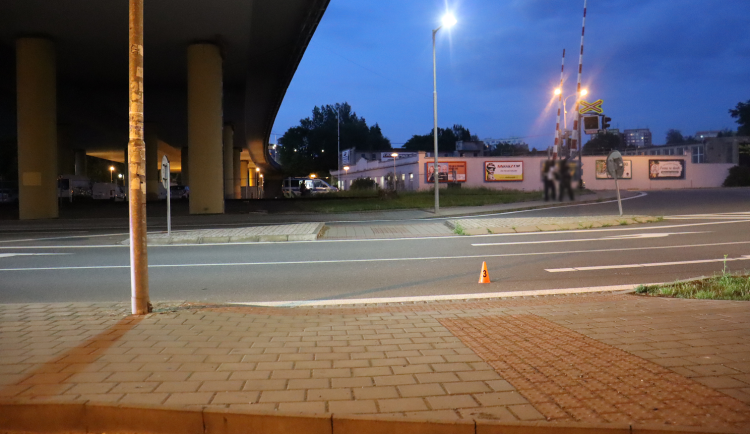 Policie hledá svědky nehody ve Frýdku-Místku, kde cyklista srazil chodkyni