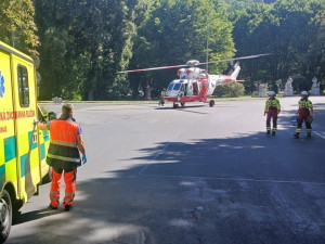 Z okna hotelu v Karlových Varech vypadla žena, policisté vyloučili cizí zavinění