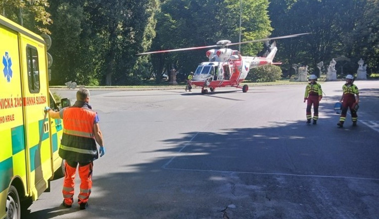 K okna hotelu v Karlových Varech vypadla žena, policisté vyloučili cizí zavinění. Foto: Se svolením MP Karlovy Vary