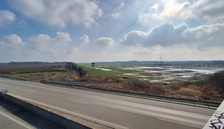 Karvinsko investice potřebuje, na gigafactory se ale volební lídři neshodnou