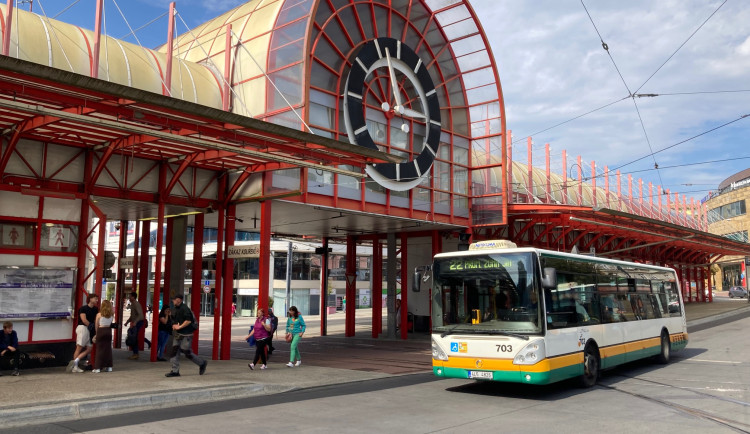 V Liberci budou autobusy na třech linkách jezdit minimálně rok po objízdné trase