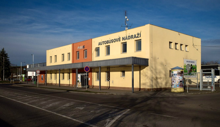 Rekonstrukce uzavře autobusové nádraží v Písku. Cestující čekají změny v provozu