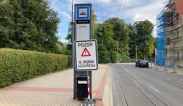 Tramvaje začnou k zoo v Liberci jezdit od pondělí, silnice zůstane uzavřená