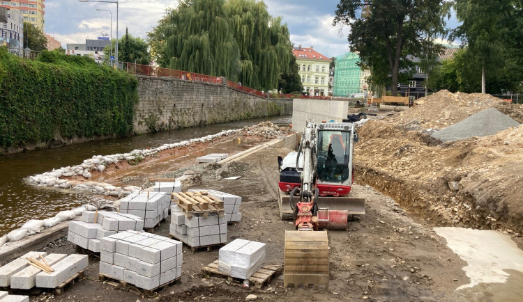 Náplavka Lužické Nisy u sídla Libereckého kraje bude zhruba o 10 procent dražší