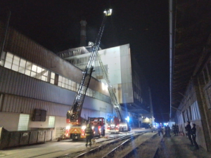 V Novém Sedle na Sokolovsku hořela v noci střecha sklárny