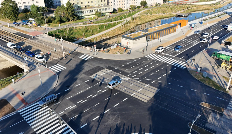 Brněnští šoféři slaví, ulice Poříčí je po více než třech letech plně průjezdná