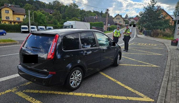 Policisté na poslední prázdninový víkend obsadili silnice. Zjistili přes tři sta přestupků