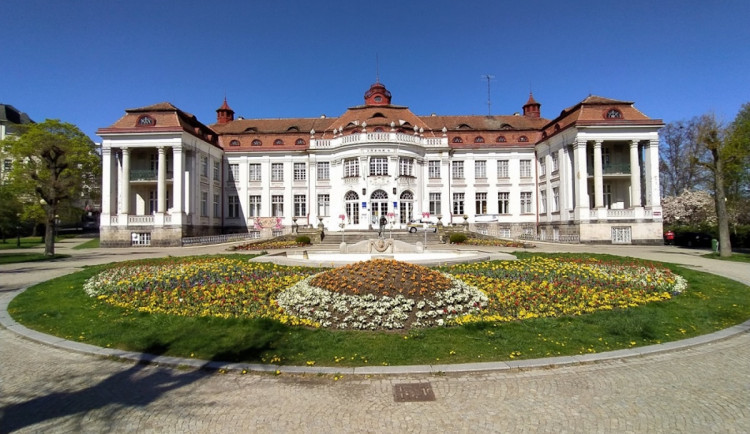 Vary zváží, zda nadále dotovat ztrátové služby v Alžbětiných lázních