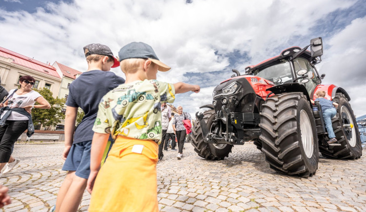 KULTURNÍ TIPY: Dožínky a závod v Jihlavě, trucky v Pávově,  na dechovku do Cerekve