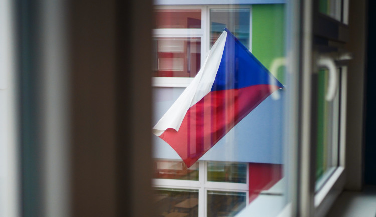 Ipsos: Volby by na konci srpna vyhrálo ANO, prošli by i Motoristé