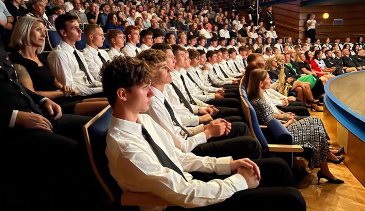 V Sokolově složili studenti policejní školy slavnostní slib.