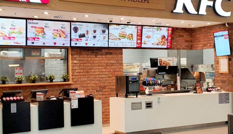 Podvody s trvanlivostí masa v jabloneckém KFC? Všechny předpisy dodržujeme, zní od provozovatele