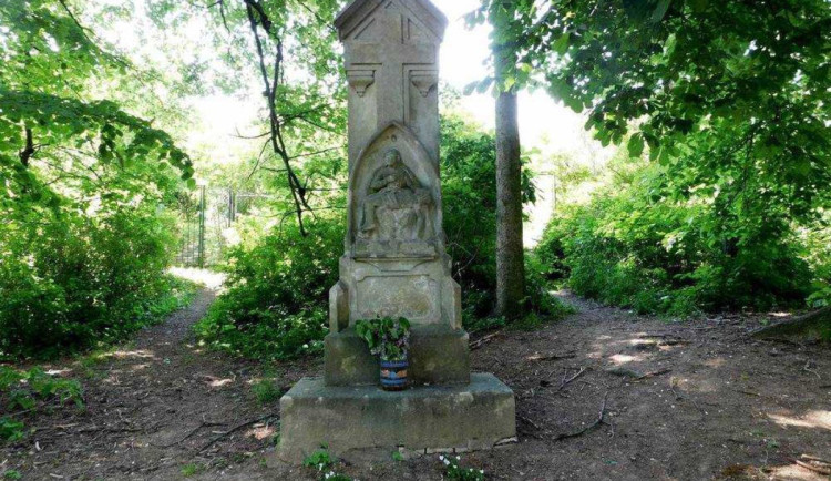 Rybník místo černé skládky. Bosonohy jej vybudují v parku Panenky Marie