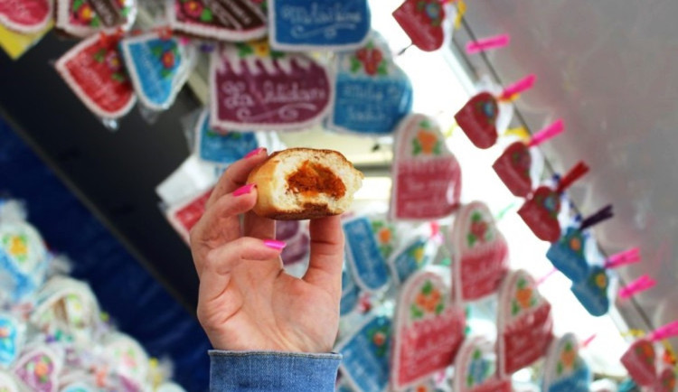 RECEPT: Na pouti v Polné zavoní mrkvance. Držíme se rodinného receptu, říká pekařka