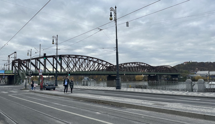 Památkáři vítají opravu mostu na Výtoni, autoři nového návrhu jsou zklamaní