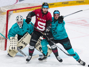 Hokejisté Karlových Varů vyhráli popáté v řadě na ledě Sparty, dnes 2:1