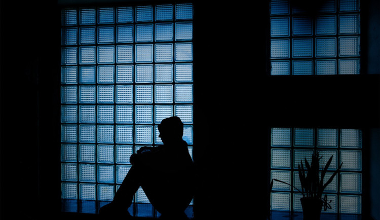 Za přípravu vraždy na psychiatrii v Liberci soud uložil nezletilé dívce podmínku