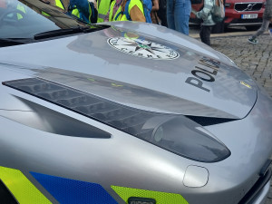 FOTO: Policejní ferrari poutalo pozornost. Řídit ho smí jen tři lidi v republice