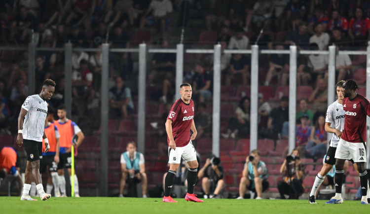 Fotbalisté Sparty porazili po obratu Plzeň 2:1, z penalty rozhodl Birmančevič
