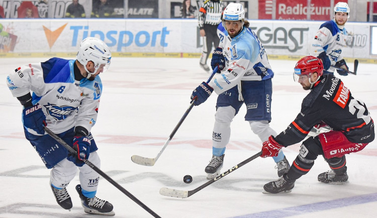 Hokejisté Brna pěti góly ve třetí třetině otočili zápas v Hradci Králové