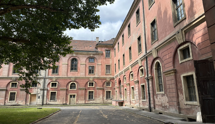 Oprava Invalidovny může být hotova za tři roky, v plánu je galerie i podzemní garáže