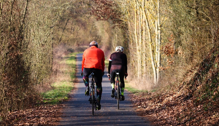 Cyklostezka k prameni řeky Ohře se představila českým i německým cyklistům