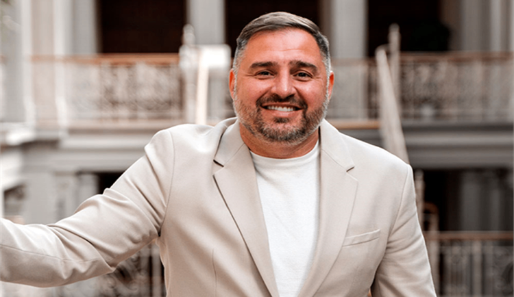 Opozice se pokusila odvolat jihomoravského radního spojeného s byty ve Znojmě