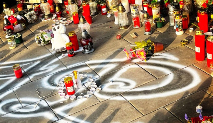 Státní zástupce obžaloval mladistvého z vraždy dvou prodavaček v hradeckém Actionu