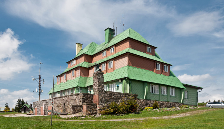 Masarykova chata na Šerlichu slouží turistům již 100 let