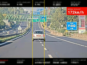 Řidič u Chebu jel 172 km/h a nadýchal přes jedno promile