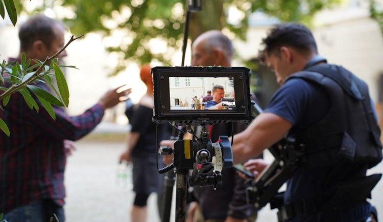 Karlovarský kraj podpoří filmovou tvorbu, připravil 28 milionů na vouchery.