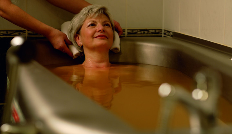 Mariánské Lázně jako první v Česku zavedly celotělovou fototerapii do standardní léčby.