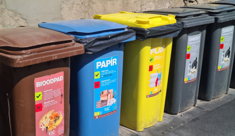 Revoluce v Mohelnici. Město spouští čipování odpadů, aby lidé více třídili. Odměnou bude nižší platba