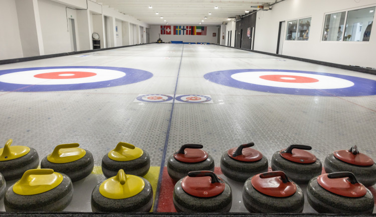 Curling dorazil do Ostravy: nová hala otevírá své brány veřejnosti i profesionálům