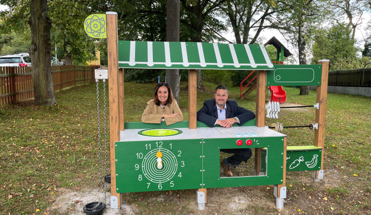 Interaktivní kuchyňka i nová pěšina, obvod pokračuje v plnění přání obyvatel Trojky