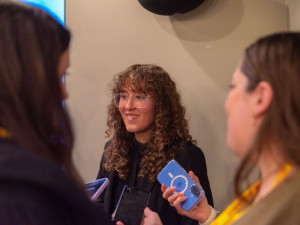 Nejmladší poslankyně bude studentka Julie Smejkalová. Do Sněmovny ji vykroužkovali