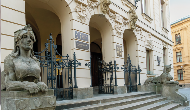 Opravy interiérů historické budovy Pedagogické fakulty UHK stály přes 400 milionů