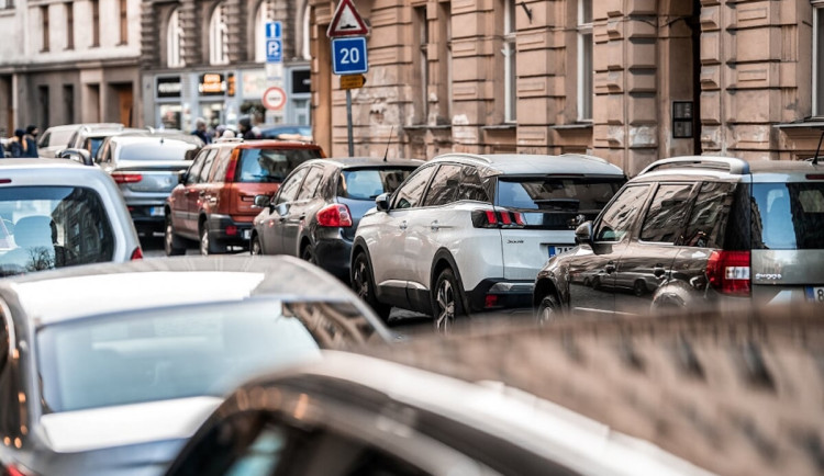 Vary nabídnou 90 parkovacích míst v lázeňské zóně k pronájmu formou licitace